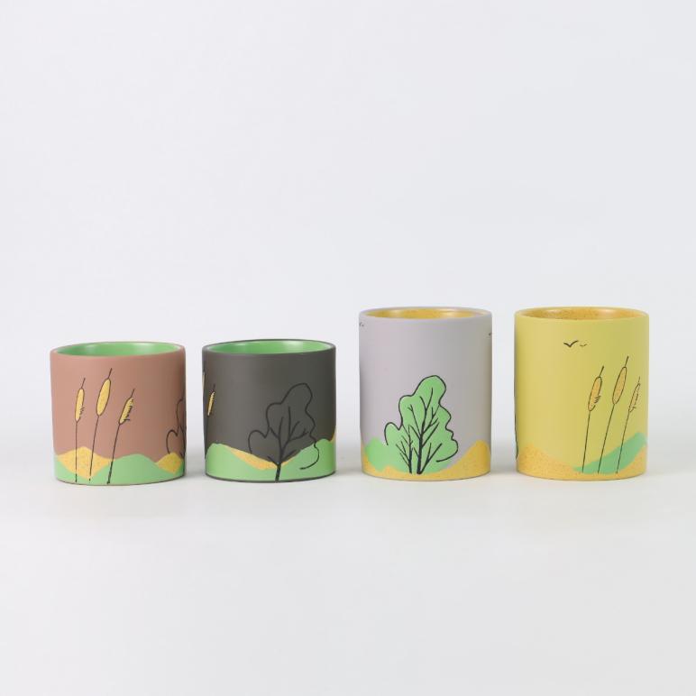 Suport pentru lumânări din ceramică Four Seasons Mountain Wild: un vas de lumină și umbră, ținând în mâinile tale un peisaj natural