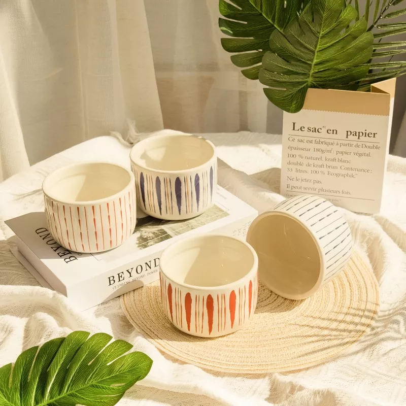 Suporturi de lumânări ceramice cu dungi albastre și roșii