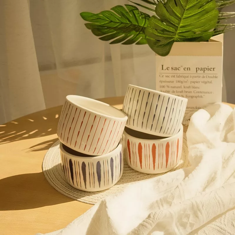 Suporturi de lumânări ceramice cu dungi albastre și roșii