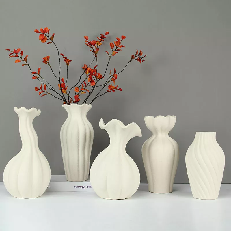 Vasă din ceramică modernă naturală